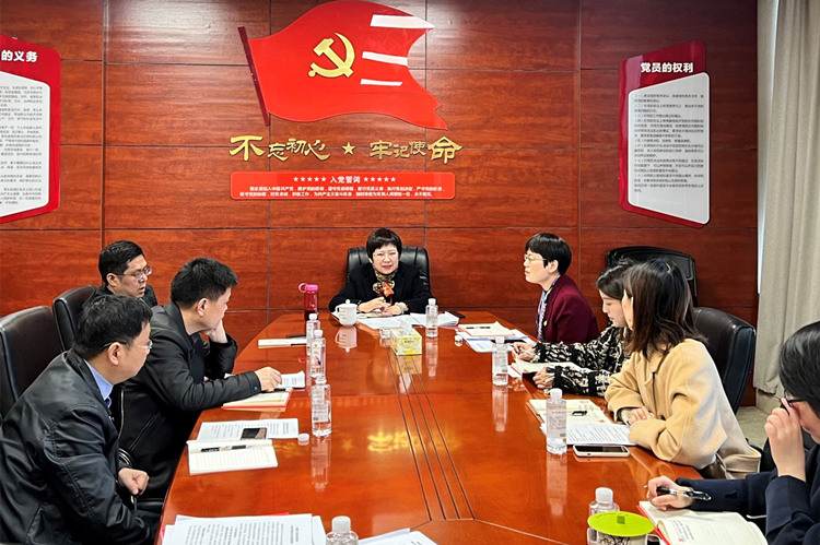 二支部組織生活會_副本1.jpg 二支部組織生活會_副本1.jpg