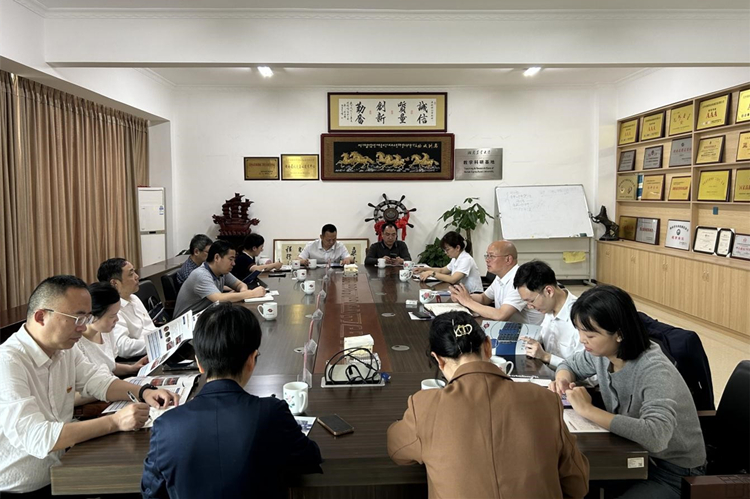 工信廳調研_副本1.jpg 工信廳調研_副本1.jpg