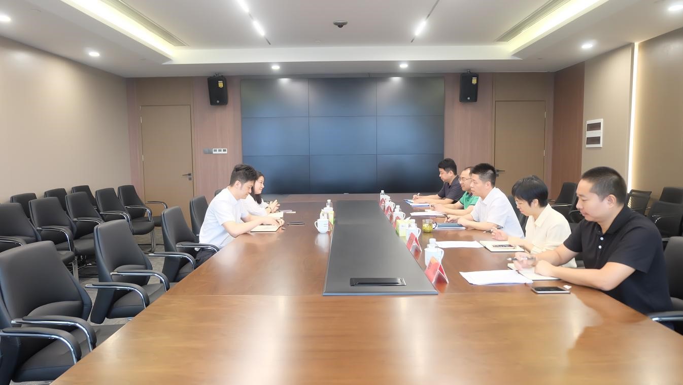 省商務(wù)廳到中小擔(dān)保調(diào)研.jpg 省商務(wù)廳到中小擔(dān)保調(diào)研.jpg