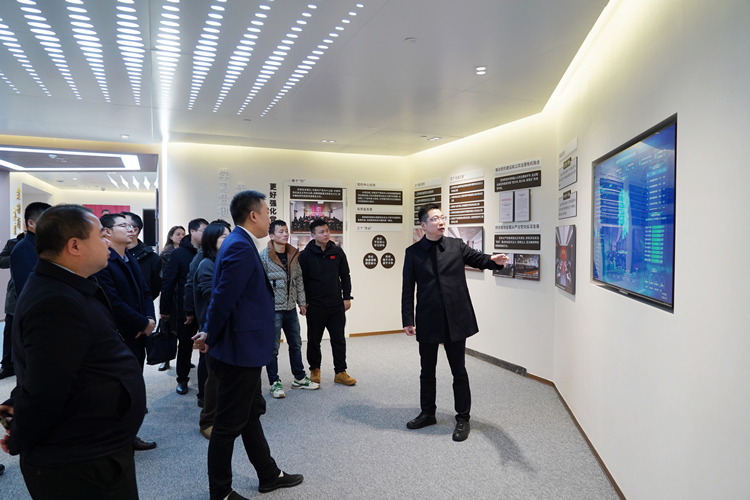 再擔(dān)保省青聯(lián)交流3_副本.jpg 再擔(dān)保省青聯(lián)交流3_副本.jpg